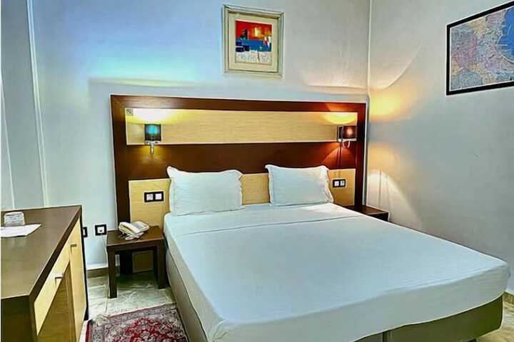 Room 18 of 26