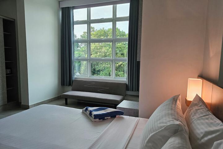 Room 4 of 31
