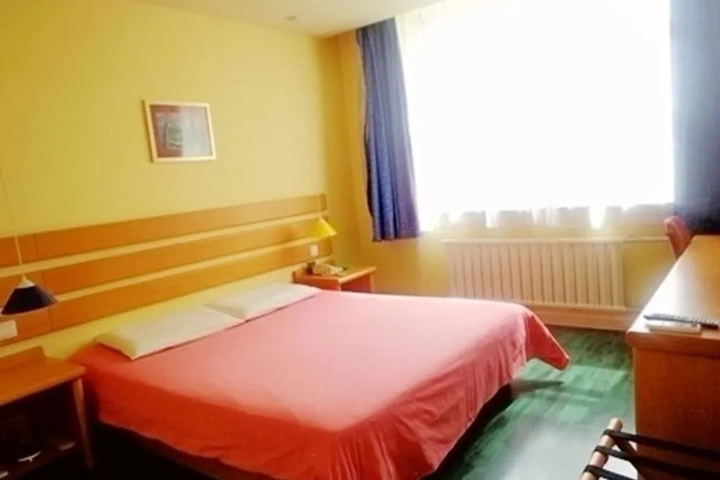 Room 3 of 16