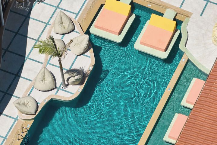 Pool 21 of 34