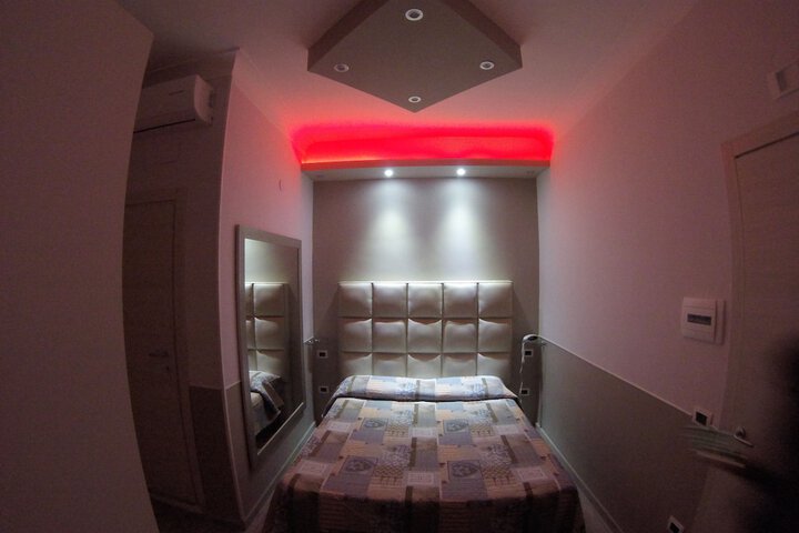 Room 9 of 39