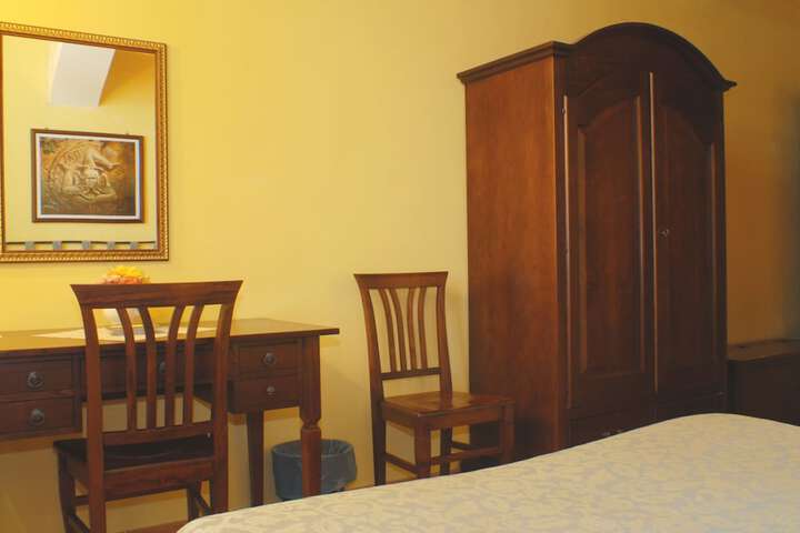 Room 11 of 41