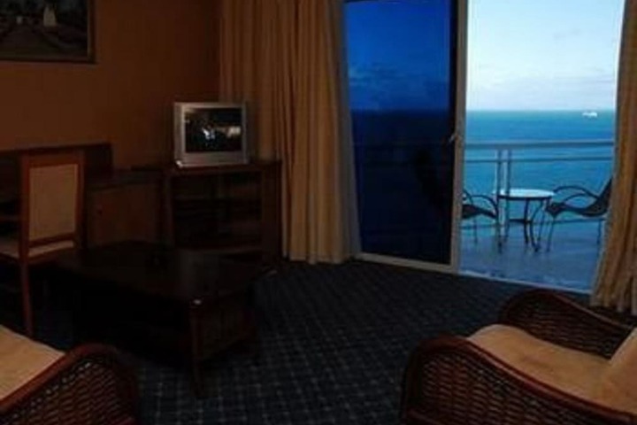 Room 8 of 38