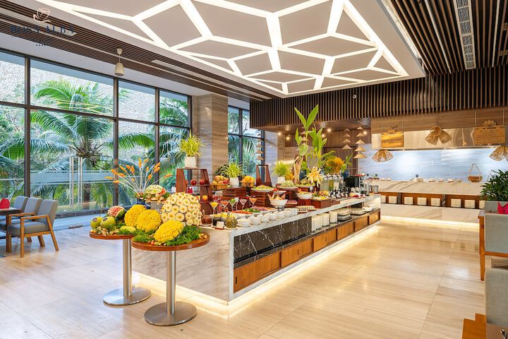 Dining 50 of 61