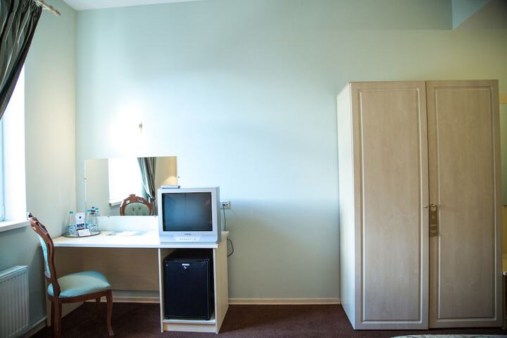 Room 8 of 49