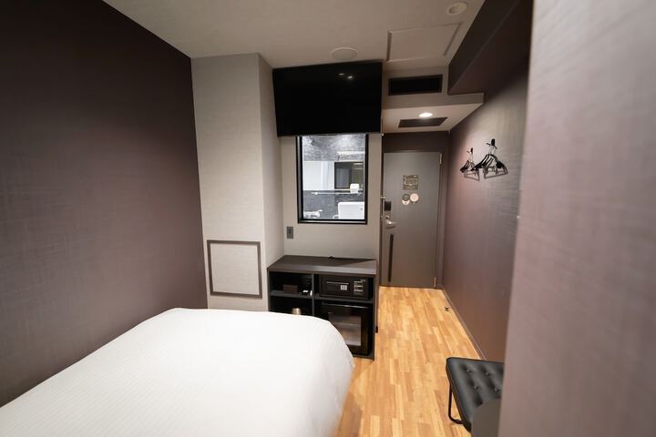 Room 18 of 53