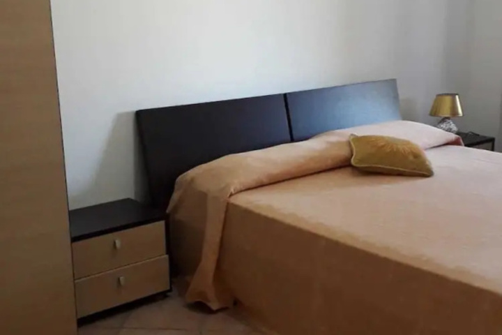 Room 4 of 17