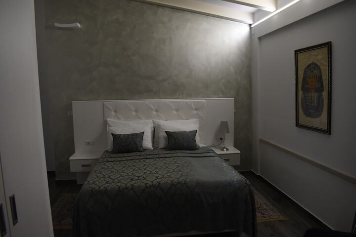 Room 14 of 37