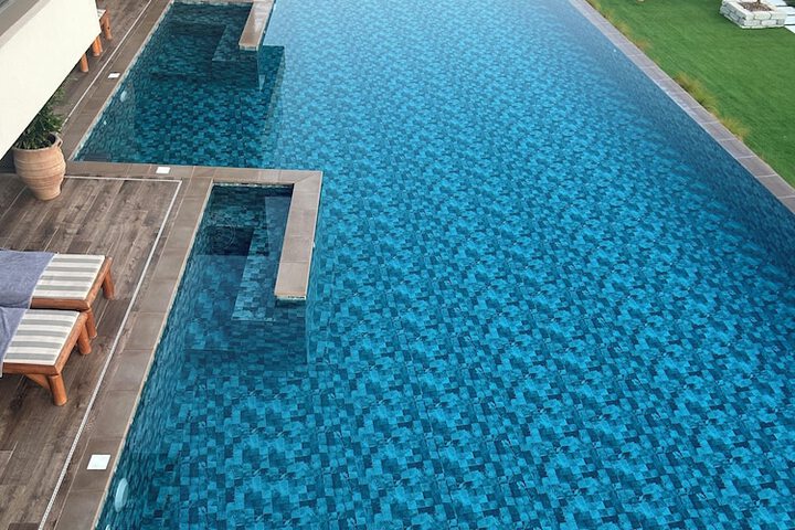 Pool 19 of 25