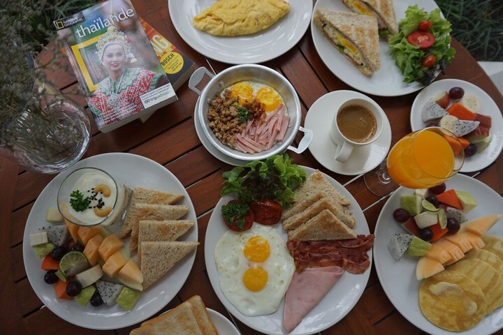 Breakfast/Coffee Service 42 of 49