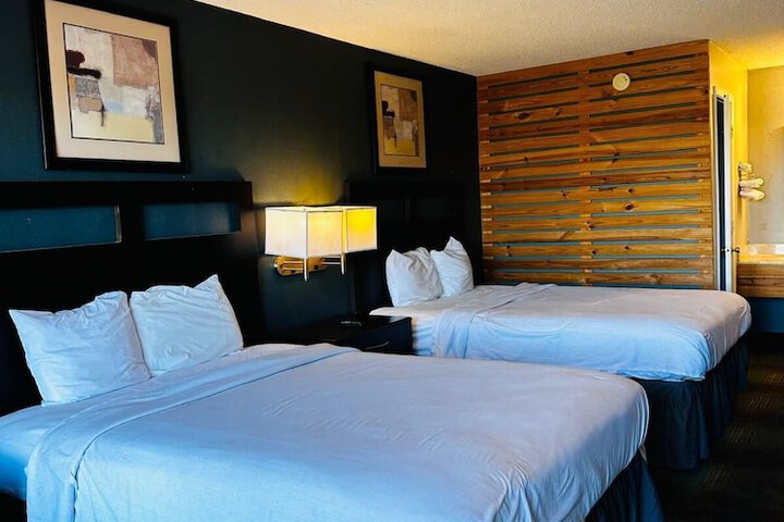 Room 11 of 19