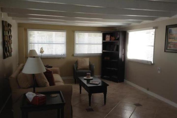 Paradise Cove Unit 3 in Englewood, FL