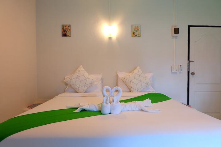 Room 2 of 34