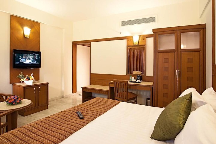 Room 6 of 44