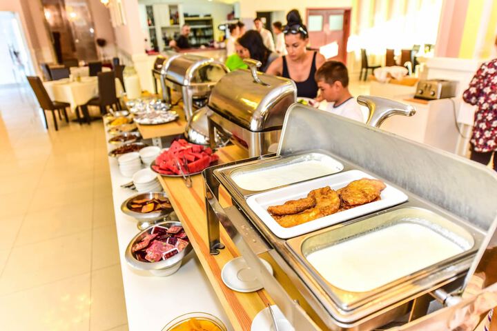 Breakfast/Coffee Service 102 of 147