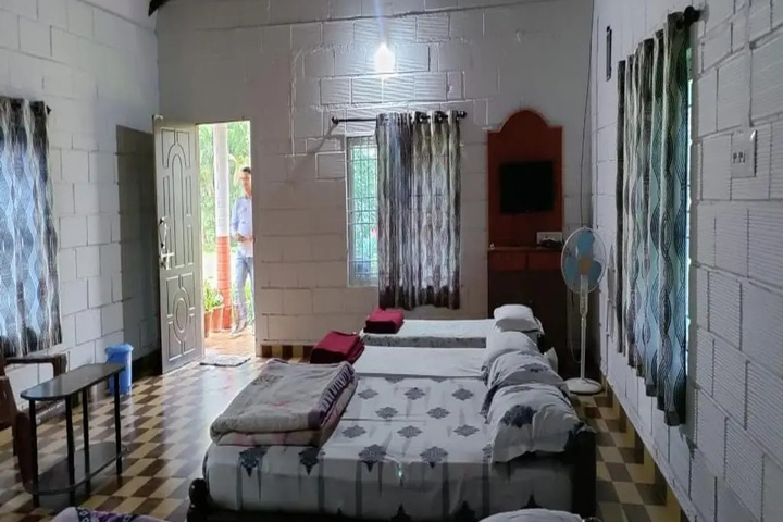 Room 3 of 20