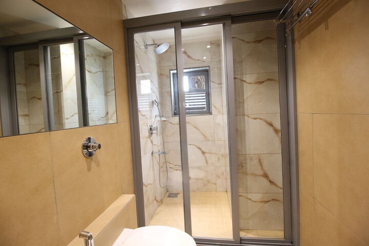 Room 4 of 19