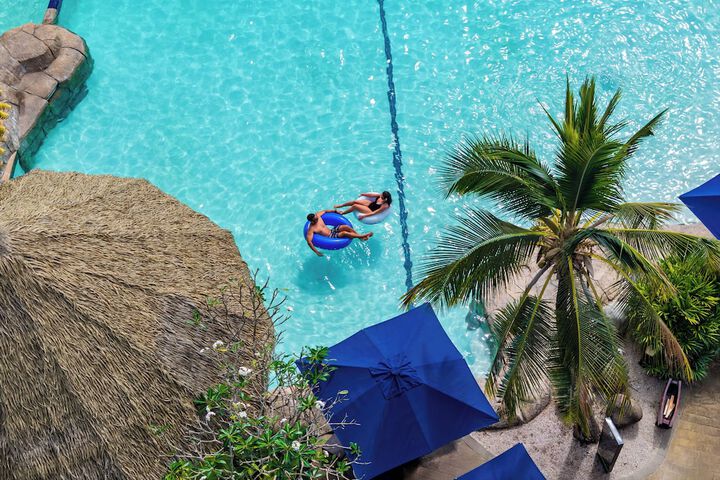 Pool Hotel