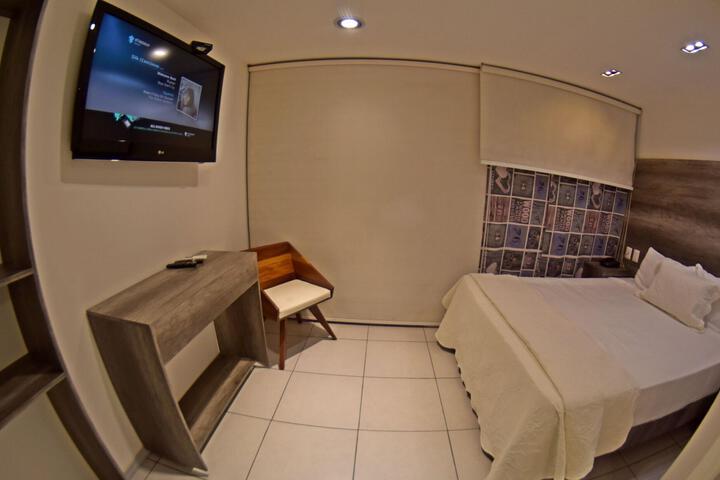 Room 17 of 35