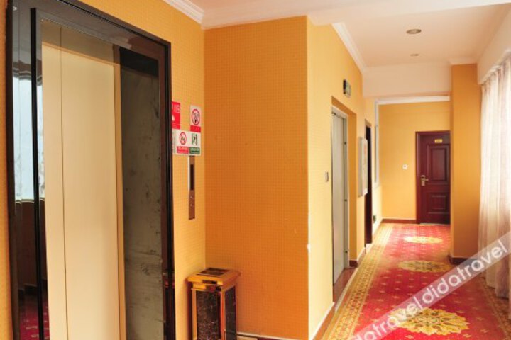 ZiQiDongLai Hotel