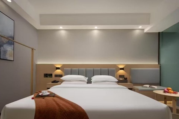 Room 15 of 27