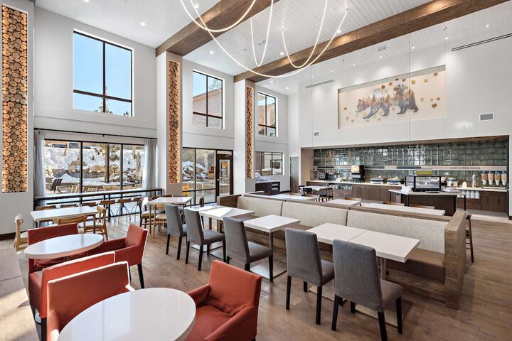 Breakfast area