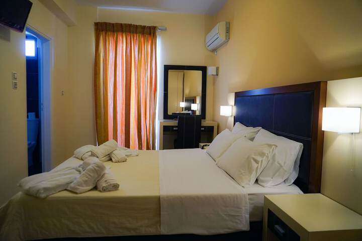 Room 15 of 53