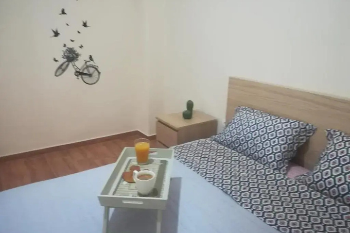 Room 5 of 9