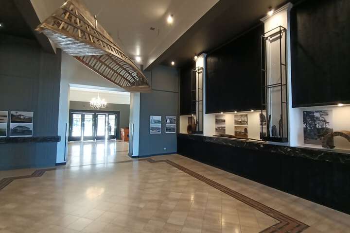 Ballroom/Hall 99 of 126