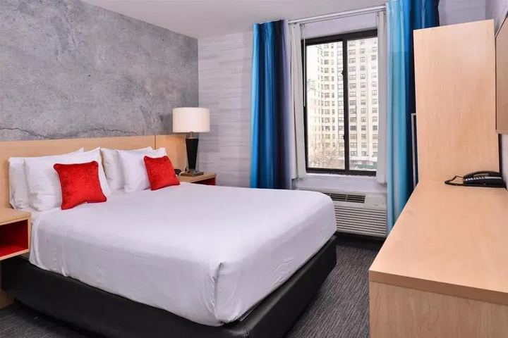 Room 5 of 22