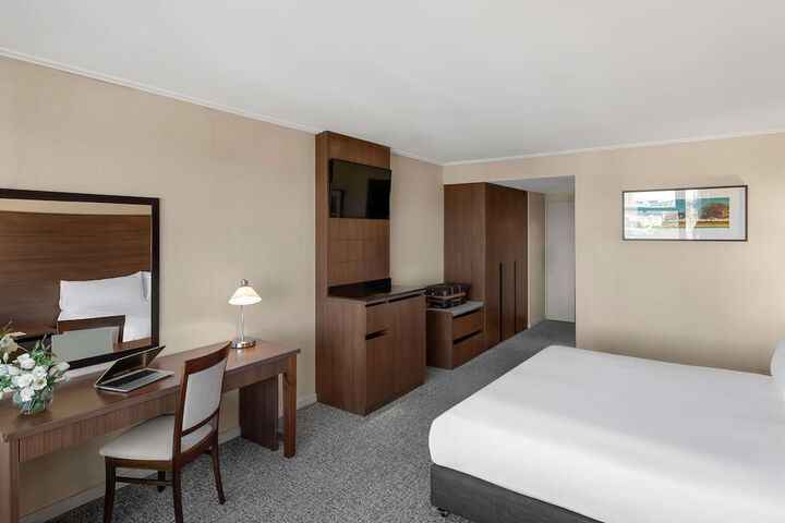 Room 9 of 79