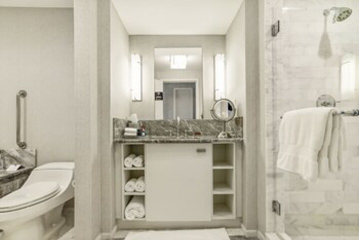 Room 21 of 82