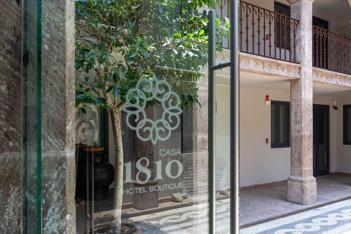 Entrance & Lobby