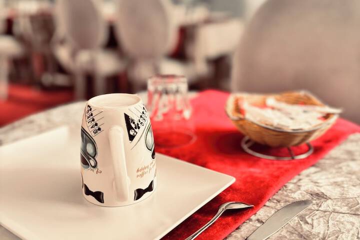 Breakfast/Coffee Service 25 of 30