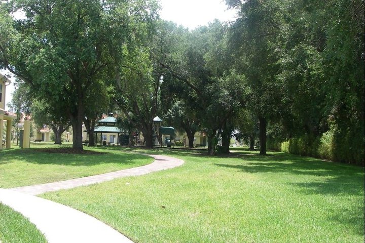 Hotel Exterior 16 of 17