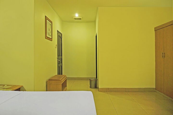 Room 9 of 34
