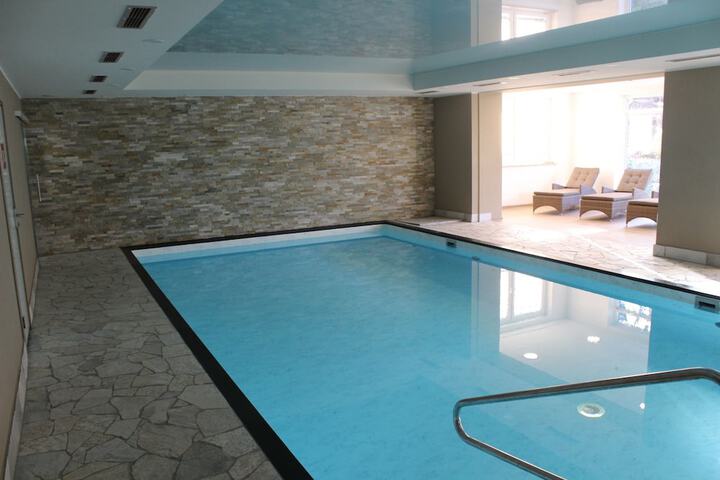 Pool 15 of 45