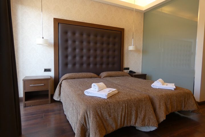 Room 13 of 44
