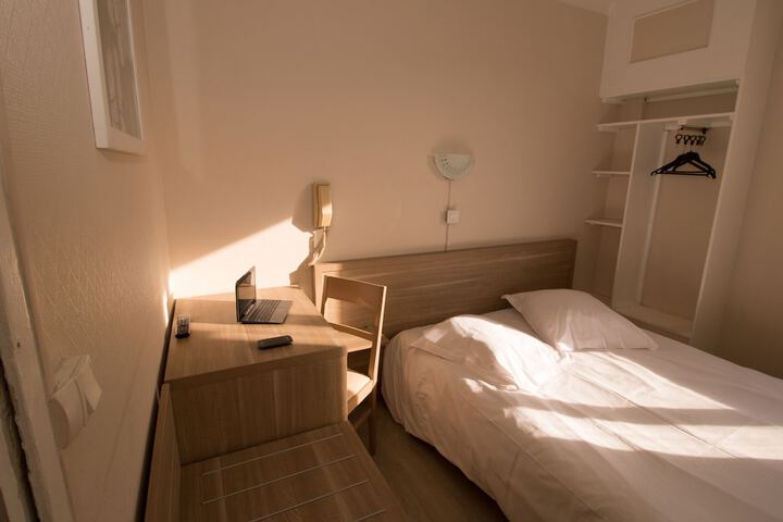 Room 6 of 45