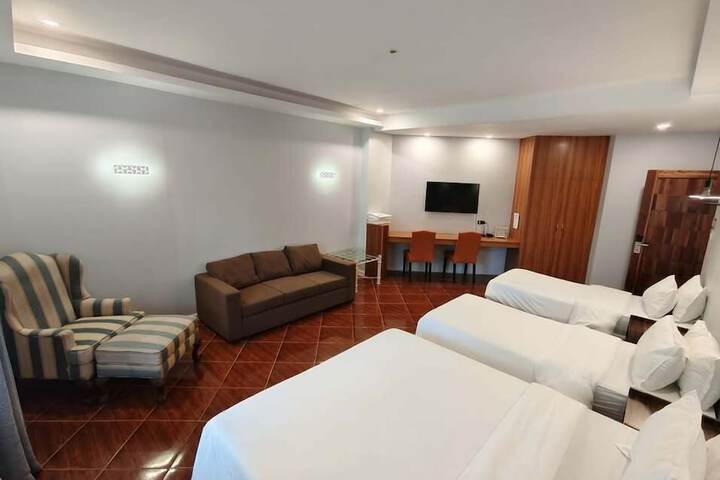 Room 15 of 32