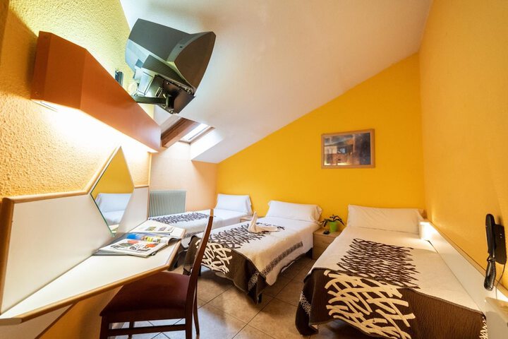Room 12 of 54