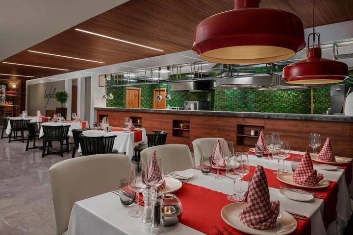 Dining 137 of 227