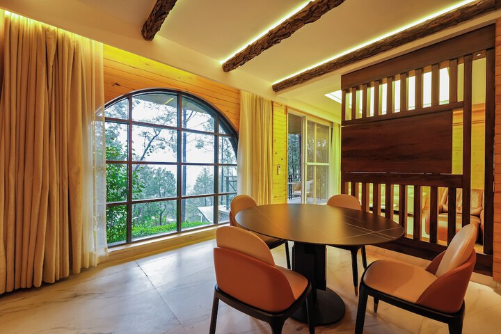 Room 105 of 297