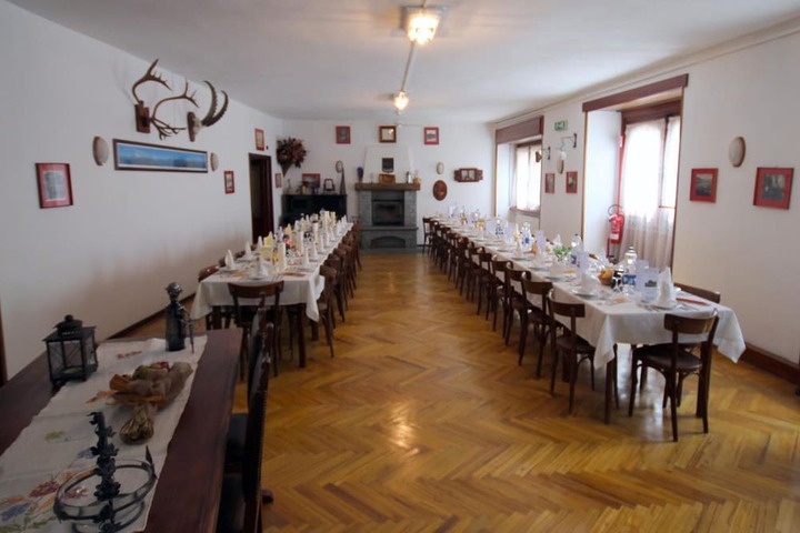 Dining 36 of 56