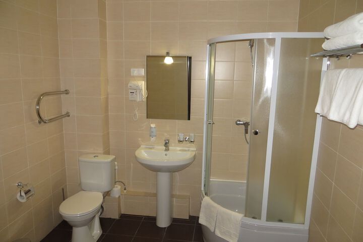 Room 12 of 48