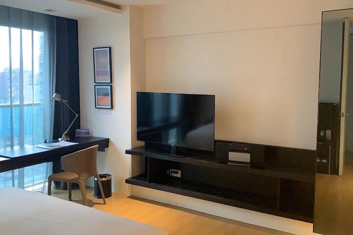 Room 8 of 61
