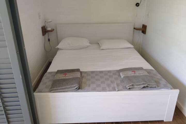 Room 3 of 64