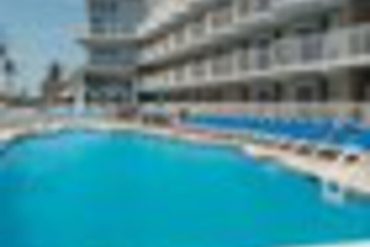 Pool 212 of 258