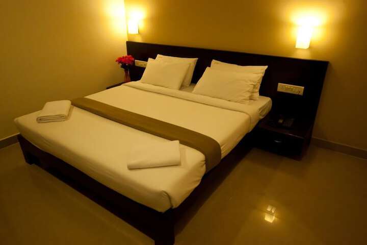 Room 4 of 18