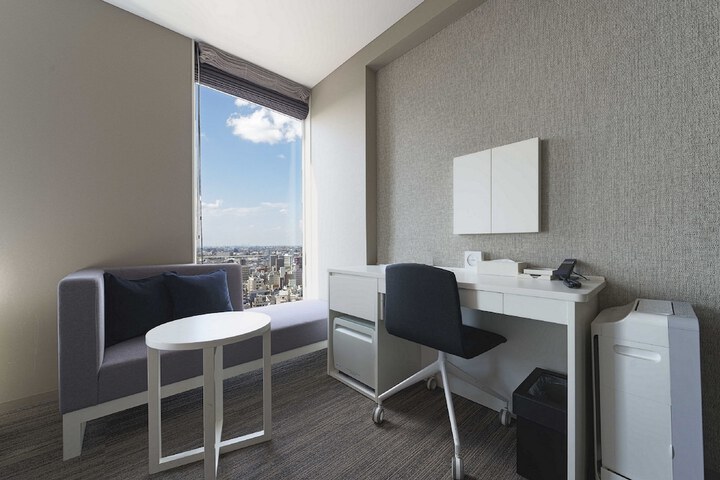 Room 16 of 46